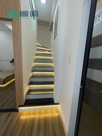 Chủ ngộp bán nhà Nguyễn Công Hoan, vào ở ngay, giá rẻ, nội thất đầy đủ