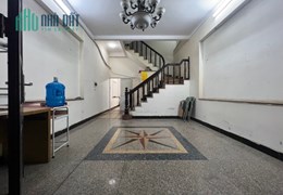 NHÀ ĐẸP PHỐ VỌNG, TIẾP GIÁP GIẢI PHÓNG. DIỆN TÍCH 61m2 x 4 tầng x mt 4.3m. NHỈNH 5 TỶ.