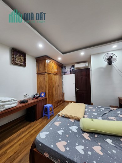 Bán nhà gần trường Kinh Tế Quốc Dân, ngõ 3m, thẳng tắp, nhà đẹp, 55m, 4PN, 5.5 tỷ