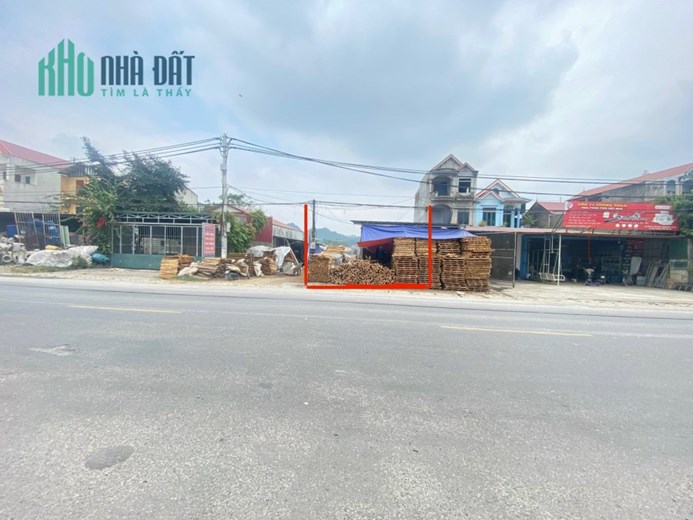 Mặt Đường quốc lộ 21A.
Ngay Ngã Tư Chợ Cá . Khu kinh doanh sầm uất. Tiện ích xung quanh đủ cả dt 52