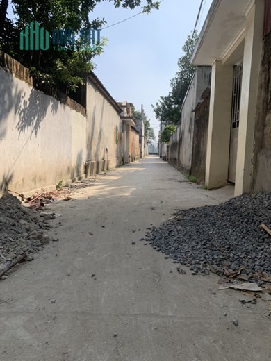 Chủ cần bán nhà tại thôn Phượng bản phụng châu chương Mỹ hà nội 
Dt 32 m: bán kính vài trăm mét đầy