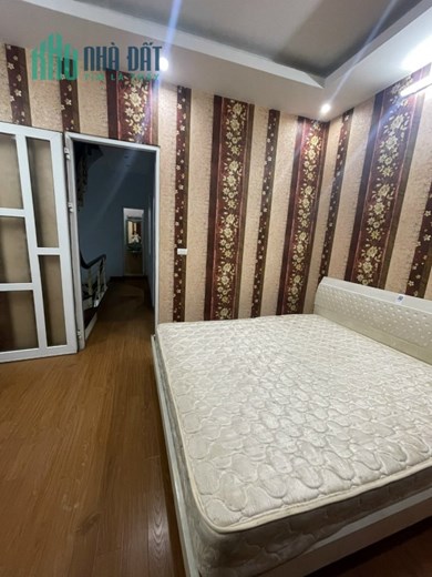 Cho thuê nhà Nguyễn Hoàng Tôn, 50m2(5 ngủ full đồ) 5 tầng, 13.5tr/th Bắc Từ Liêm. 0966931622.