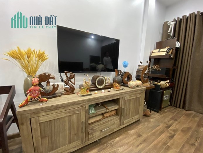 Bán nhà phố Vũ Ngọc Phan, ngõ nông, rộng, nhà dân xây, căn góc, 60m, 4pn, 5.4 tỷ