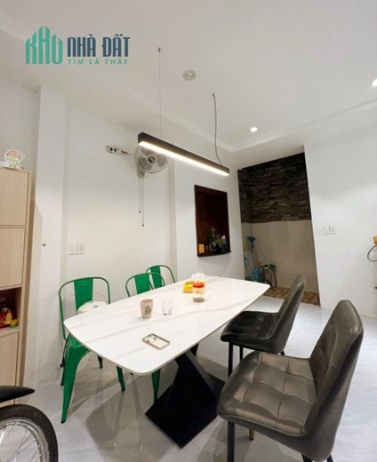 Bán Nhà Ngang 4.1 Dài 16.5 3Tầng chỉ 4Tỷ7 Thương Lượng F14 Gò Vấp