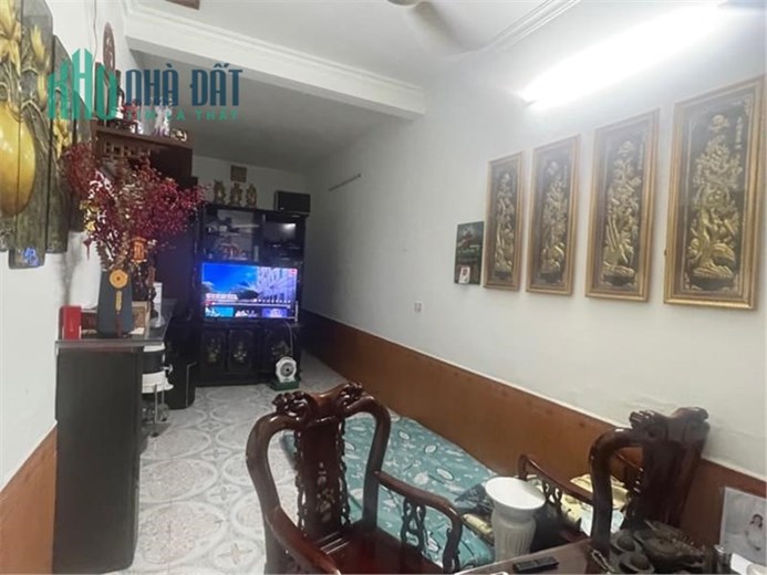 Long Biên 2 - 48mv  3 tầng  Giá  4.2 tỷ 
Ngọc Thụy-Long Biên-Hà Nội