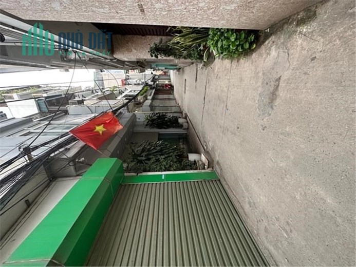ĐẸP-HIẾM  Ngọc Lâm 67MV  3 TẦNG  GIÁ  4.7 tỷ 
ĐƯỜNG TRƯỚC NHÀ 3M