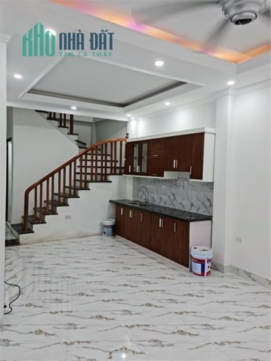 ĐẸP-HIẾM  Ngọc Lâm 67MV  3 TẦNG  GIÁ  4.7 tỷ 
ĐƯỜNG TRƯỚC NHÀ 3M