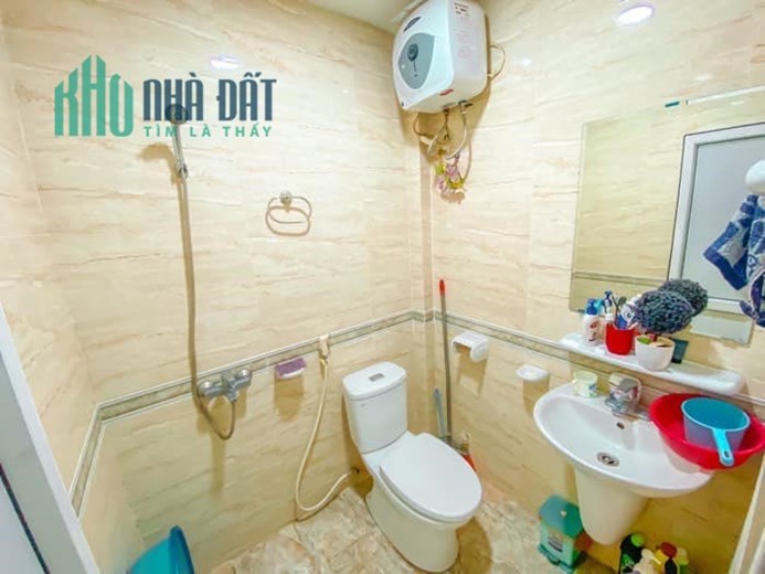 -CHÙA BỘC - PHỐ VIP - NGÕ NÔNG RỘNG - GẦN OTO - 2 THOÁNG -PHÂN LÔ,
Dt:50M-5T-7tỷ6 (Có TL)