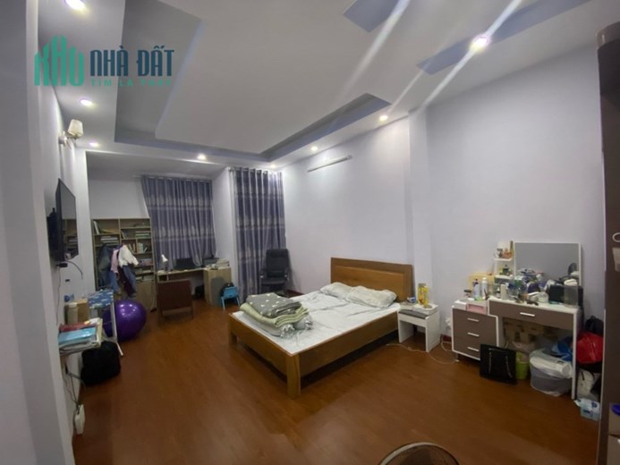 NHÀ 3 TẦNG - LÊ VĂN QUỚI - ĐƯỜNG 10M TO NHƯ MẶT TIỀN - 69M2 - 4PN - GIÁ CHỈ 7.X TỶ