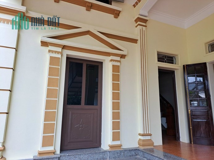 đất Đông Sơn vừa đẹp lại rẻ tặng ngay nhà 2 tầng trên đất 
-diện tích 393m (200 thổ cư )
- đường