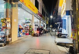 Rẻ, 1 tỷ 8 có nhà Hà Huy Tập, Yên Viên, sát chợ Vân, ngõ taxi vào, 78m2x 2 tầng