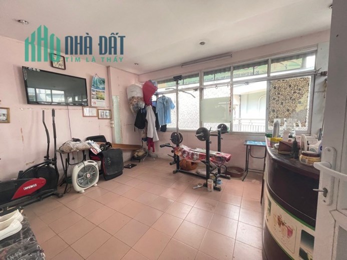 Rẻ, 1 tỷ 8 có nhà Hà Huy Tập, Yên Viên, sát chợ Vân, ngõ taxi vào, 78m2x 2 tầng