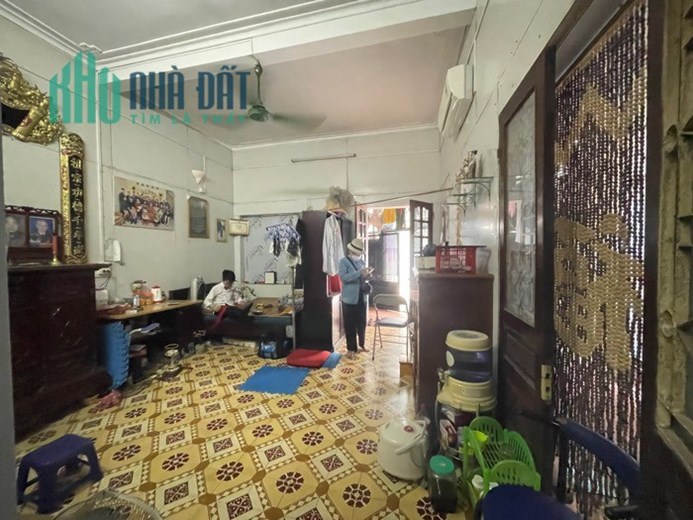 Rẻ, 1 tỷ 8 có nhà Hà Huy Tập, Yên Viên, sát chợ Vân, ngõ taxi vào, 78m2x 2 tầng