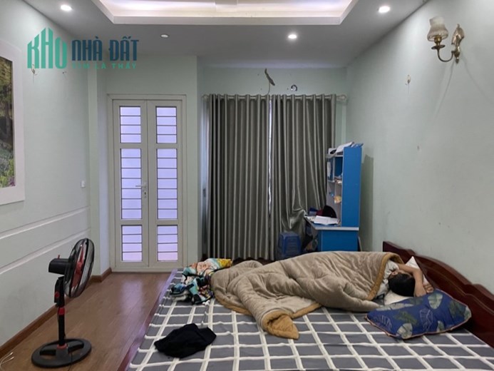 Bán nhà phố Trần Duy Hưng- 36m x 5T- MT5m-15m oto-ở ngay- nhỉnh 5 tỷ.