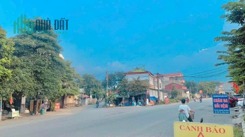 Lô góc 2 mặt thoáng trục chính khu Tái Định cư Bình Yên khu Công Nghệ Cao Hòa Lạc diện tích 50m 
Em