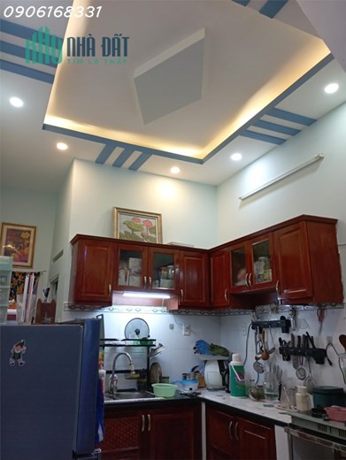 CHÍNH CHỦ BÁN NHÀ RIÊNG 2 LẦU XE HƠI TẬN NHÀ - SỔ HỒNG RIÊNG- Địa chỉ: Hẻm 274 đường Nguyễn Văn