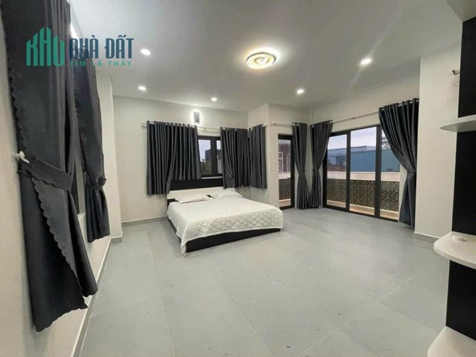 Bán Biệt Thự Sân Vườn Mới Xây, 13x21m, Gần Chợ Hóc Môn, Sổ Hoàn Công Đủ