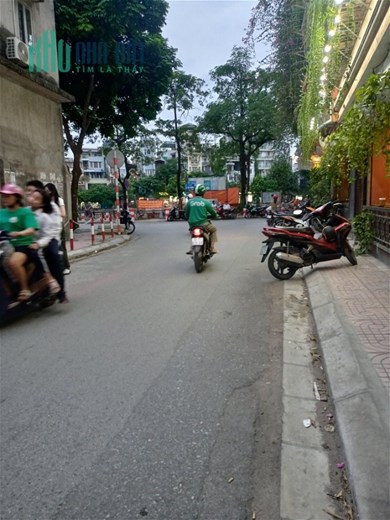 Bán Nhà Mặt Phố Văn Chương Quận Đống Đa. 48m Xây 6 Tầng Mặt Tiền 7m Nhỉnh 12 Tỷ. Cam Kết Ảnh Thật