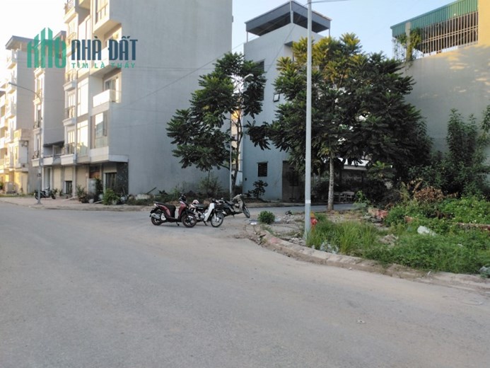 Bán Đất TĐC Ngọc Thụy, Lô Góc, Đường 10m Vỉa Hè 3,5m, Ngay Công Viên, 48m2, Nhỉnh 8 Tỷ.
