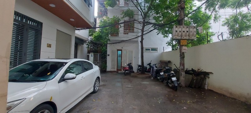Bán nhà Dương Quảng Hàm, Cầu Giấy. 28mx4; MT7m; giá 3.5 tỷ