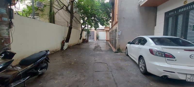 Bán nhà Dương Quảng Hàm, Cầu Giấy. 28mx4; MT7m; giá 3.5 tỷ