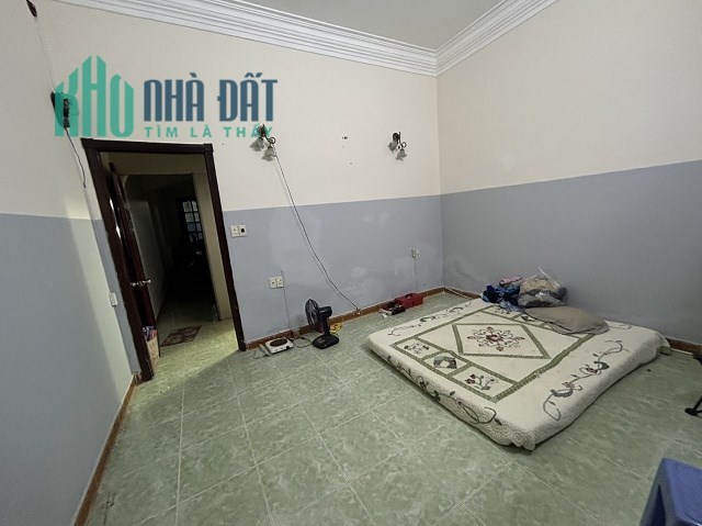 Phòng 20m2, nhà vệ sinh rộng, đi 2p đến trường ĐH Văn Lang CS3