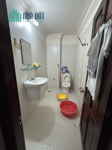 Phòng 20m2, nhà vệ sinh rộng, đi 2p đến trường ĐH Văn Lang CS3