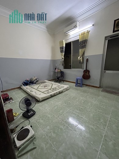 Phòng 20m2, nhà vệ sinh rộng, đi 2p đến trường ĐH Văn Lang CS3