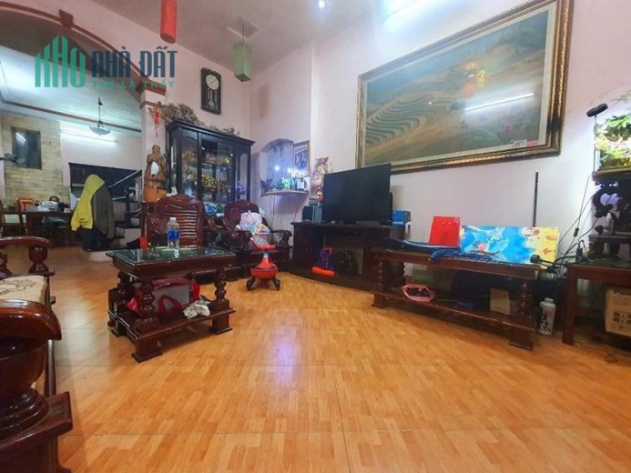 BÁN GẤP nhà Mặt ngõ 147/2 Tân Mai, Hoàng Mai ngõ thông DT 40m × 5T Ô Tô tránh vào nhà hơn 4 tỷ