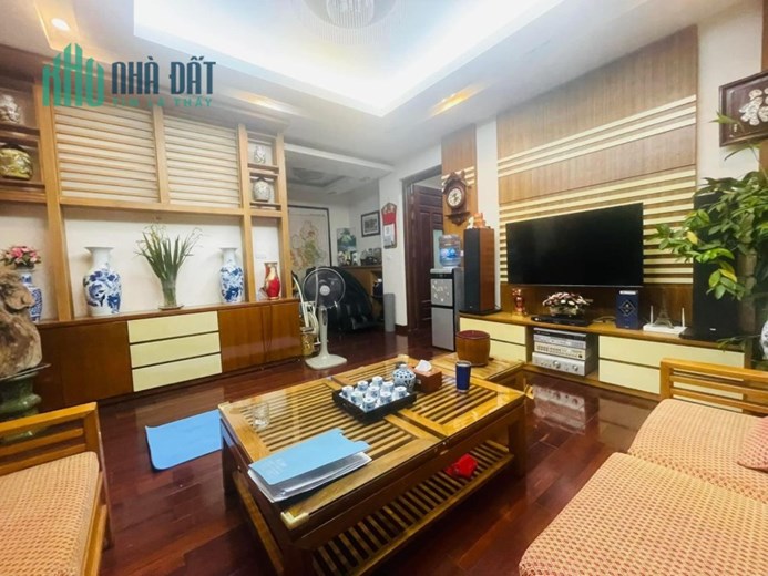 BÁN NHÀ PHỐ ĐỖ QUANG, PHÂN LÔ, VỊ TRÍ ĐẮC ĐỊA, 2 THOÁNG, VỈA HÈ, Ô TÔ TRÁNH, KINH DOANH