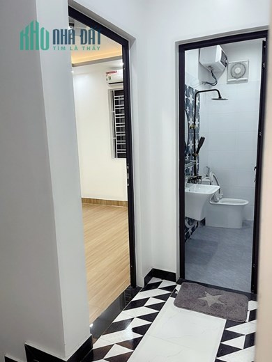 Bán nhà ngõ 46 Lạch Tray, 52m 4 tầng sân cổng riêng GIÁ 2.98 tỉ ngõ nông