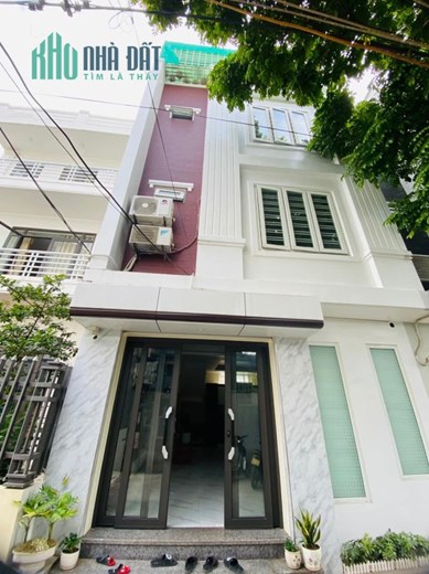 Bán nhà 193 Văn Cao, 43m 4 tầng GIÁ 2.19 tỉ ô,tô đỗ tận cửa, nhà đẹp