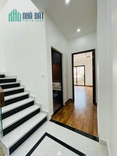 Bán nhà mặt đường Kiều Sơn - Văn Cao, 57m 4 tầng GIÁ 5 tỉ, mới tinh
