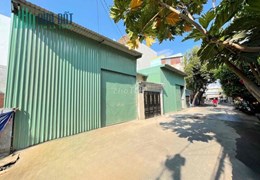 Kho 140m2 MT đường Phạm Văn Bạch - 17 tr/th