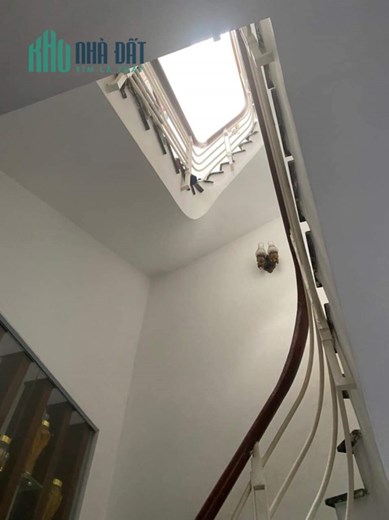 Bán nhà 3 tầng, Hẻm xe hơi 4.5m thông, Ngay Lotte Mart Nguyễn Văn Lượng, 60m giá chỉ 5.9 tỷ TL