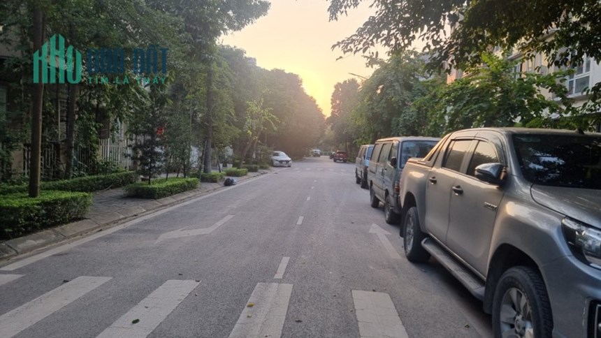 Bán nhà khu đô thị Viglacera Xuân Phương, mặt đường 70,  102m2  lô góc Kinh doanh, Vp cty đỉnh giá