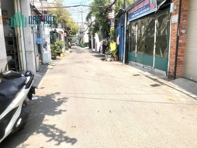 NHÀ 3 TẨNG-HẼM VIP 5M THÔNG ĐỐI DIỆN ĐẠI SIÊU THỊ E-MART-OTÔ VÀO NHÀ-KINH DOANH CÁC NGÀNH