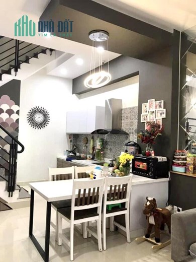 NHÀ 3 TẨNG-HẼM VIP 5M THÔNG ĐỐI DIỆN ĐẠI SIÊU THỊ E-MART-OTÔ VÀO NHÀ-KINH DOANH CÁC NGÀNH