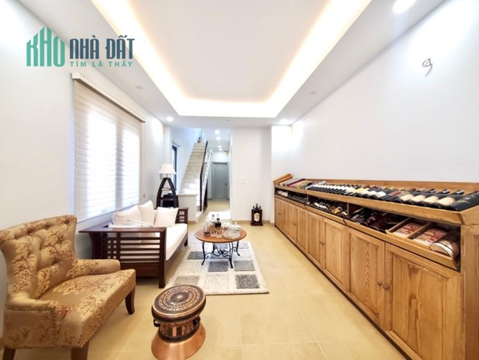 Bán nhà phố Nguyễn Văn Cừ, Long Biên, 100m x 4 tầng, kinh doanh, 18 tỷ 6