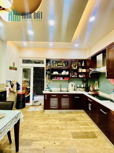 Bán nhà đường Trương Công Định, 76m2, 4 tầng, tặng toàn bộ nội thất, 13 tỷ