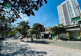 Bán nhà Mặt tiền Nguyên Huy Lượng - Nơ Trang Long, DT:7.5x38m, Cấp 4 tiện xây, giá 75 tỷ