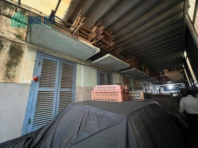 Bán nhà Mặt tiền Nguyên Huy Lượng - Nơ Trang Long, DT:7.5x38m, Cấp 4 tiện xây, giá 75 tỷ
