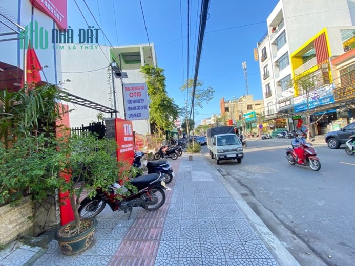 Mua nhà đón xuân! Bán nhà 4 tầng Núi Thành giao 30/4. 85m2 - MT 7m - Vuông Vức - Kiên Cố - Ở Ngay