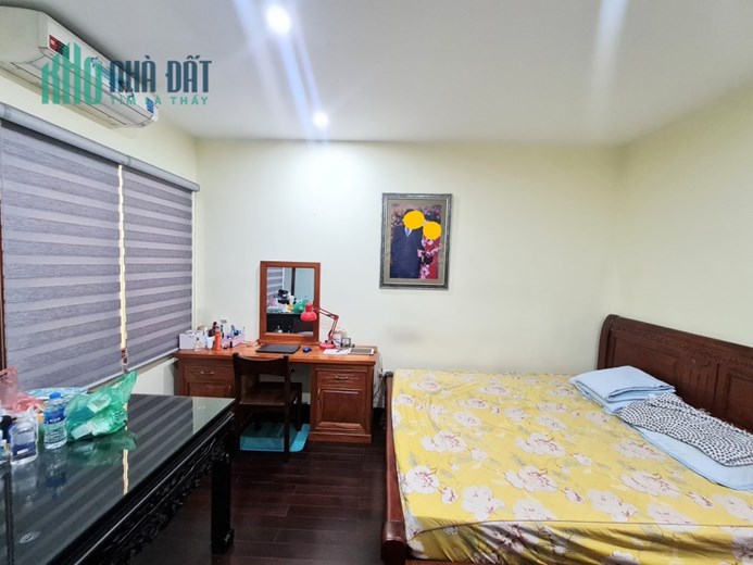 Bán nhà phố Hoàng Ngân, ngõ rộng, nhà chất, gần hồ, 65m, 4PN, 6.8 tỷ