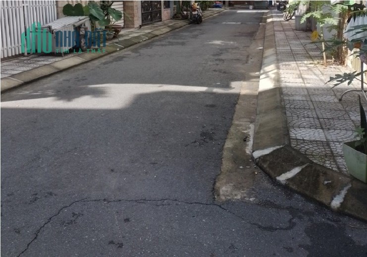 ♪ Nhà Núi Thành 2 mặt  kiệt Ô tô, gần đường, 72m2, 2 tầng kiên cố, nhỉnh 3 tỷ