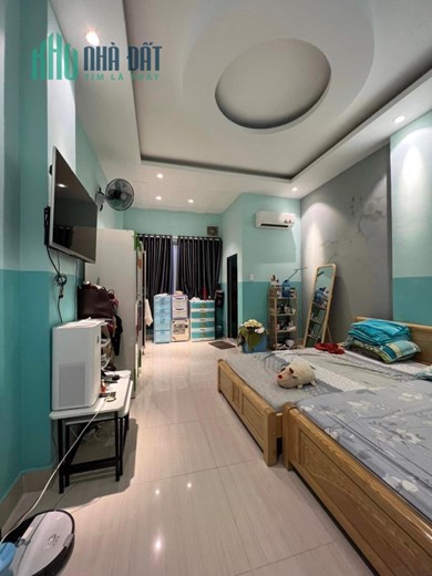 PVC - 70M2(4X17), 3 TẦNG 3PN BTCT MỚI Ở NGAY, SỔ VUÔNG, GẤP BÁN