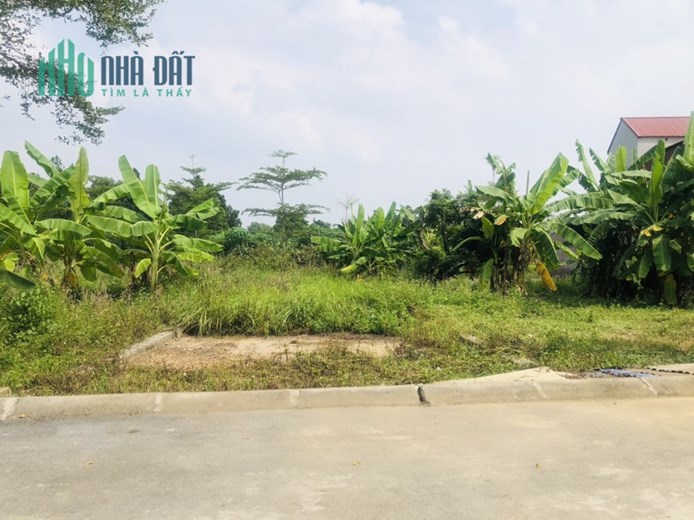 Cần tiền lo công việc nên bán gấp lô 60m Bình Yên
Gần FPT Hoà lạc- Đường thông thoáng
Giá nhỉnh 1