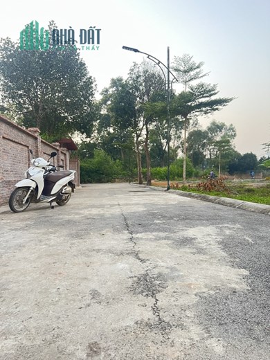 Cần tiền lo công việc nên bán gấp lô 60m Bình Yên
Gần FPT Hoà lạc- Đường thông thoáng
Giá nhỉnh 1