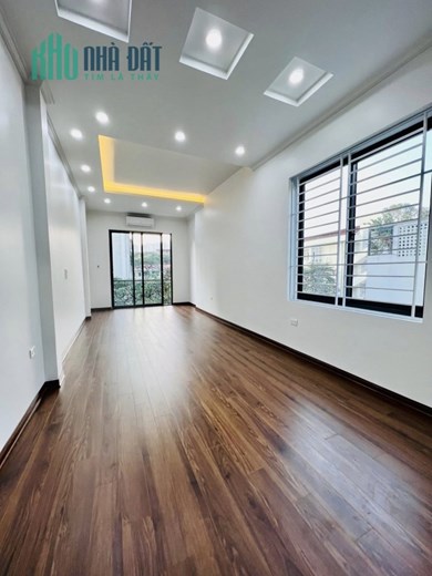 Hotline O9 2628 5559 Bán nhà Trung Tả (Tôn Đức Thắng) 38m², 5 tầng, MT 4m, giá 4.85 tỷ Đống Đa. Mới