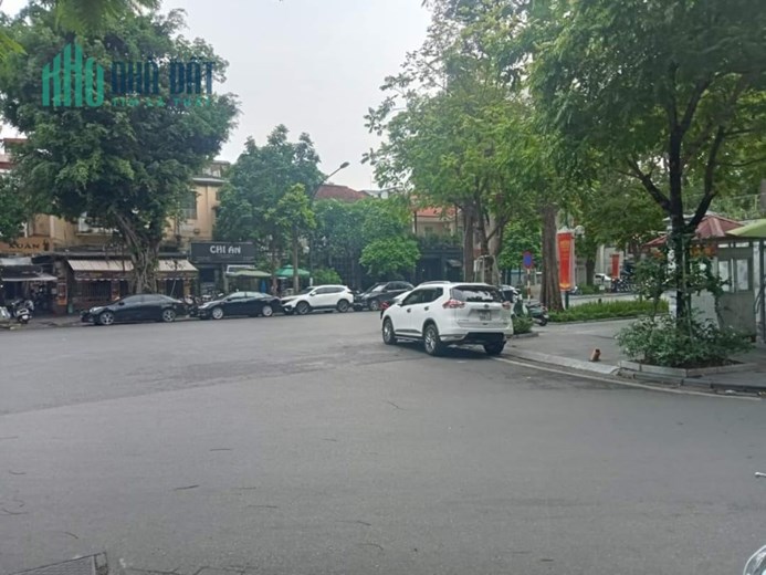 O9 2628 5559 Bán nhà mặt phố Thợ Nhuộm 313m², 4 tầng, MT 14m, giá 175 tỷ Hoàn Kiếm